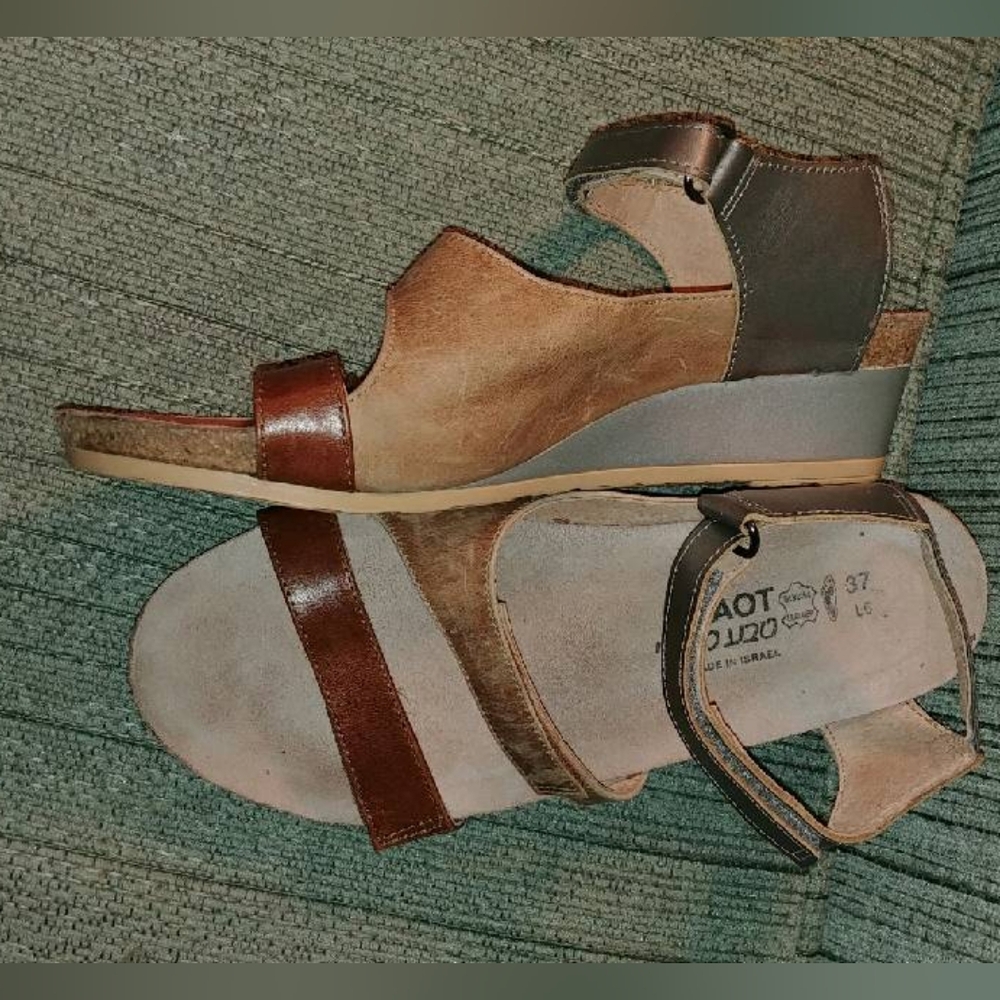 Naot Goddess leather wedge sandal